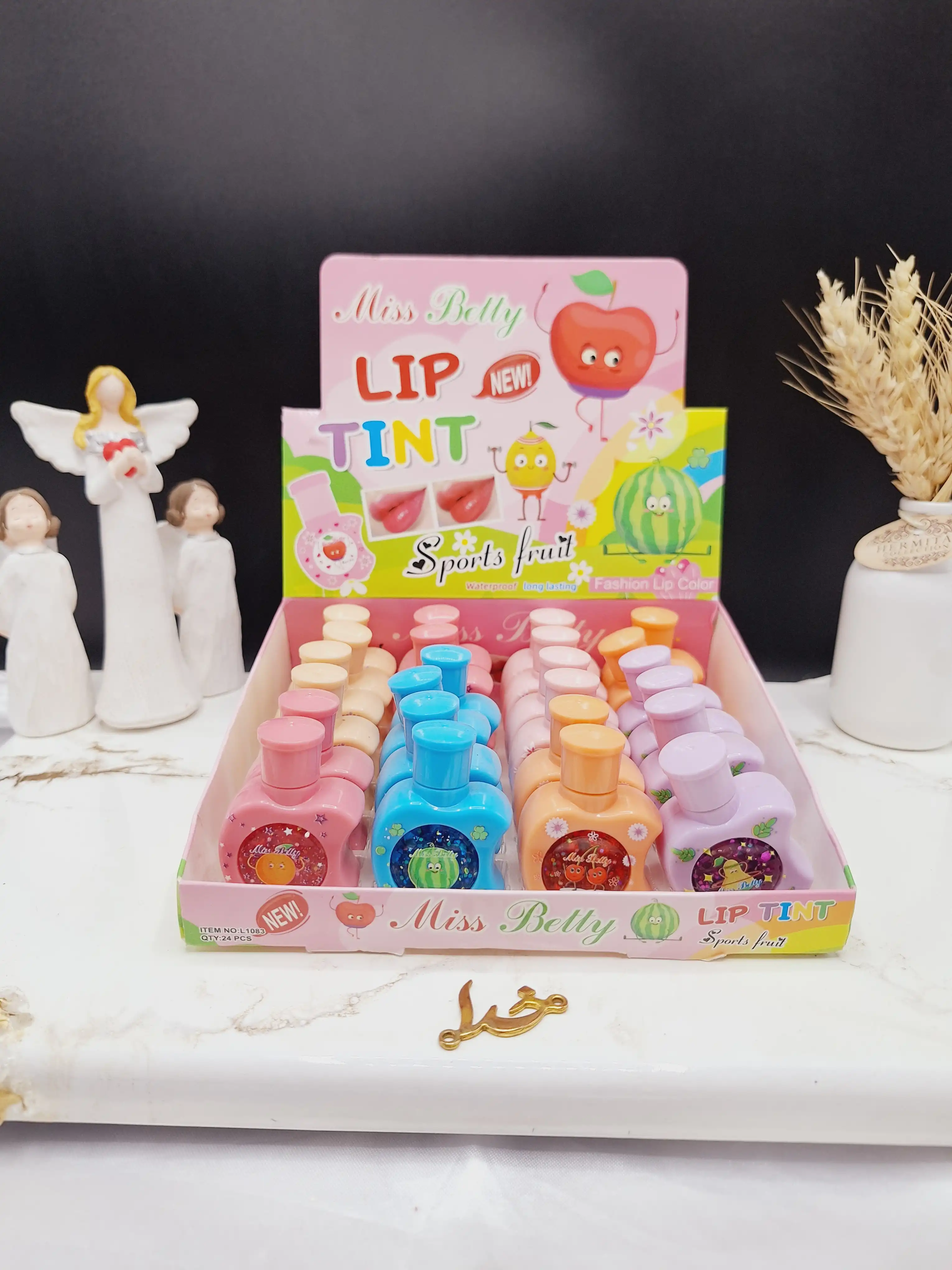 لیپ گلاس طرح میوه های بامزه برند میس بیوتی Miss Betty کد L1083
