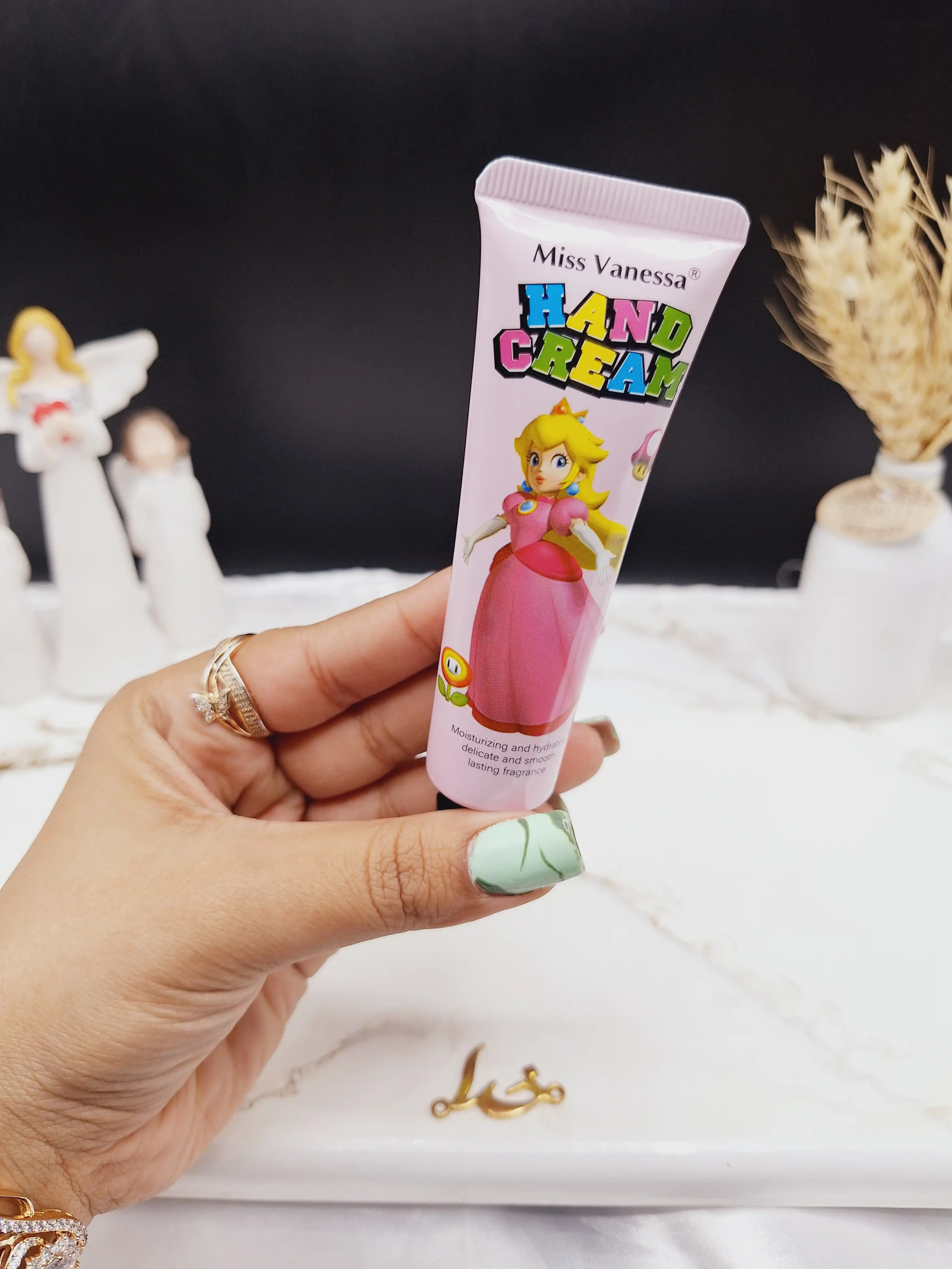 کرم دست 30 گرم دختر پرنسسی برند Miss Vanessa کد G3139