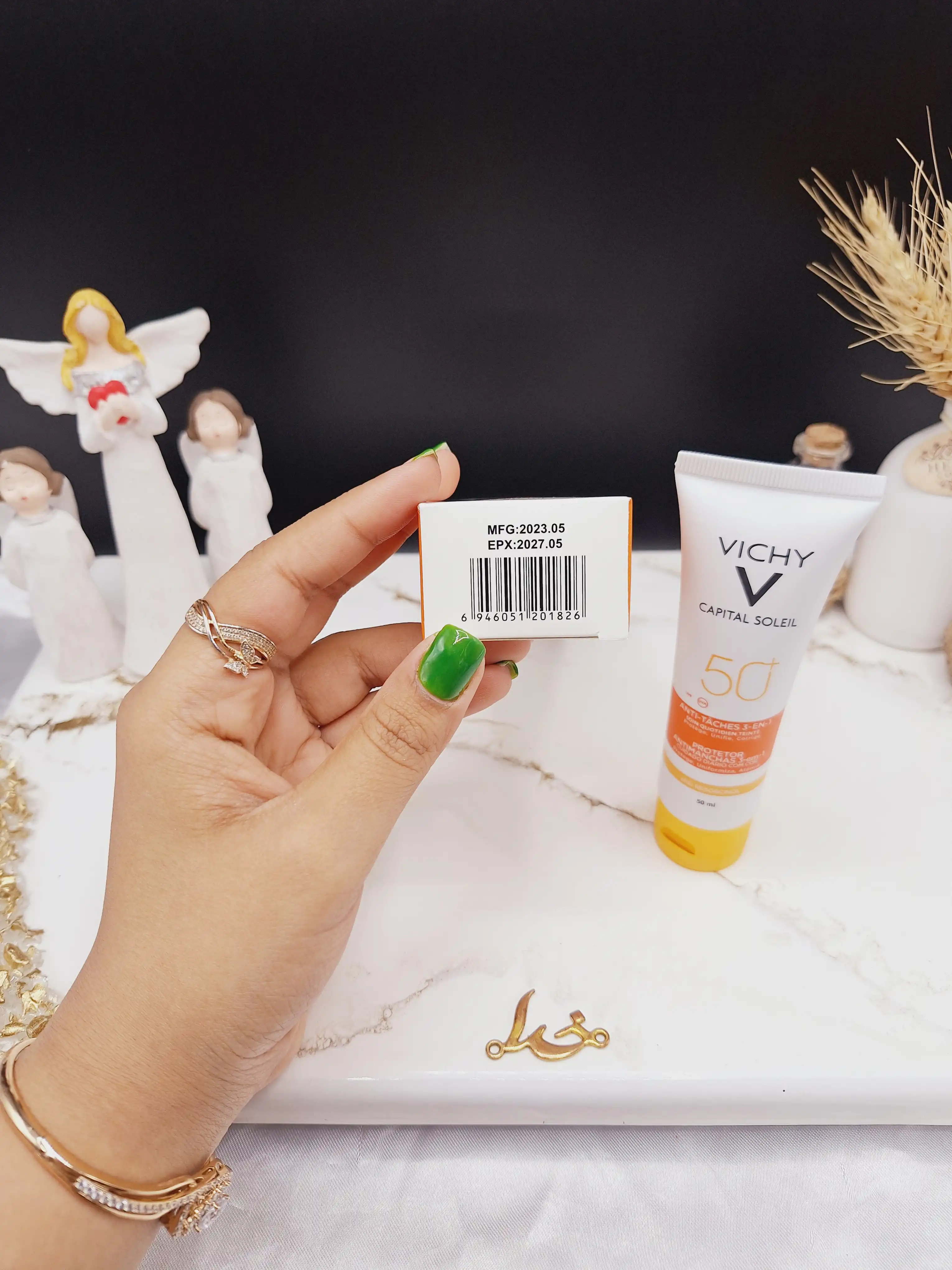 کرم ضد آفتاب رنگی جوانساز و ضد لک ویشی کاپیتال سولیل ویشی VICHY  SPF50 کد 1826