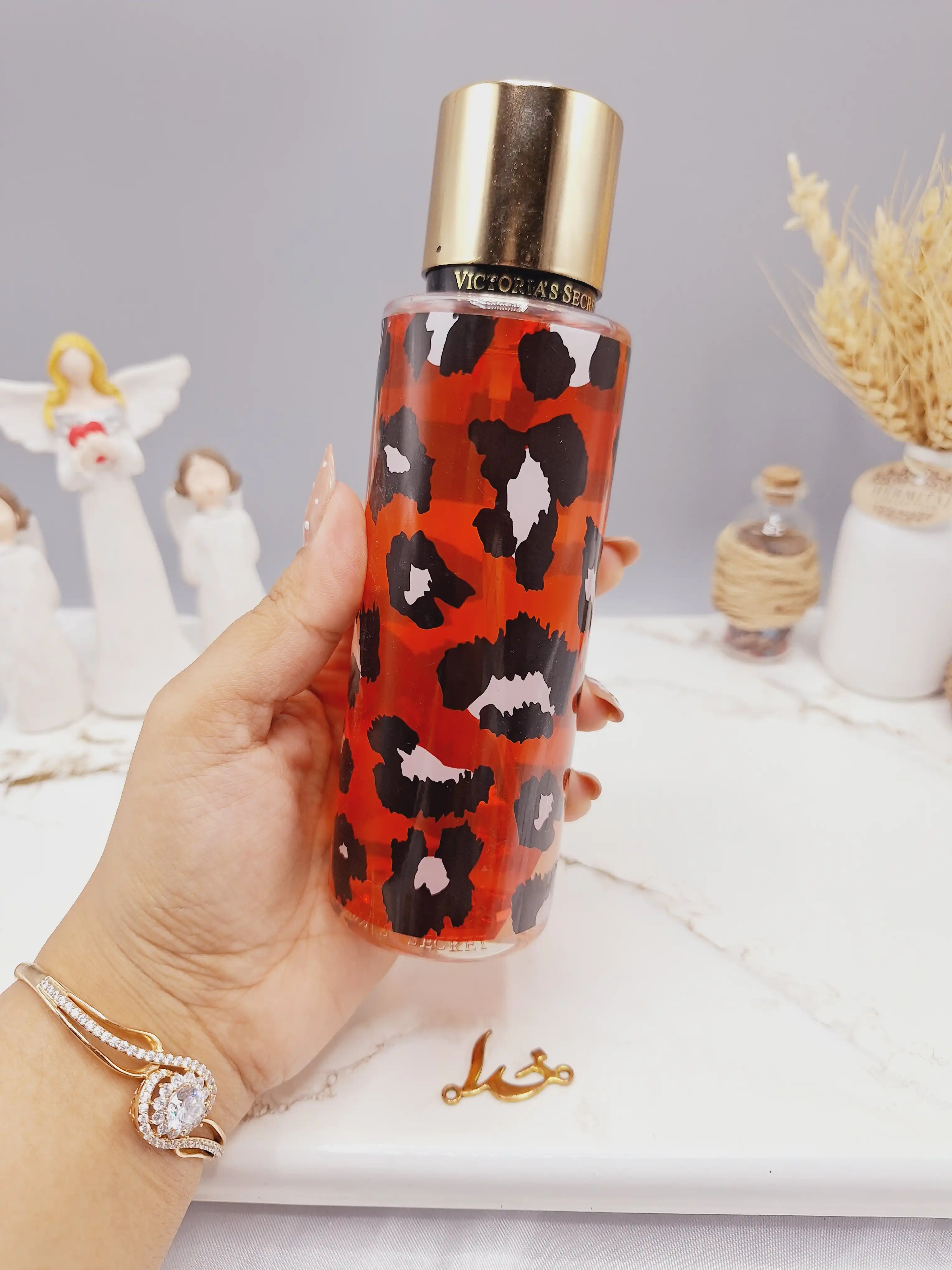 بادی اسپلش 250ml ویکتوریا سکرت مدل  Wild Vanilla اورجینال
