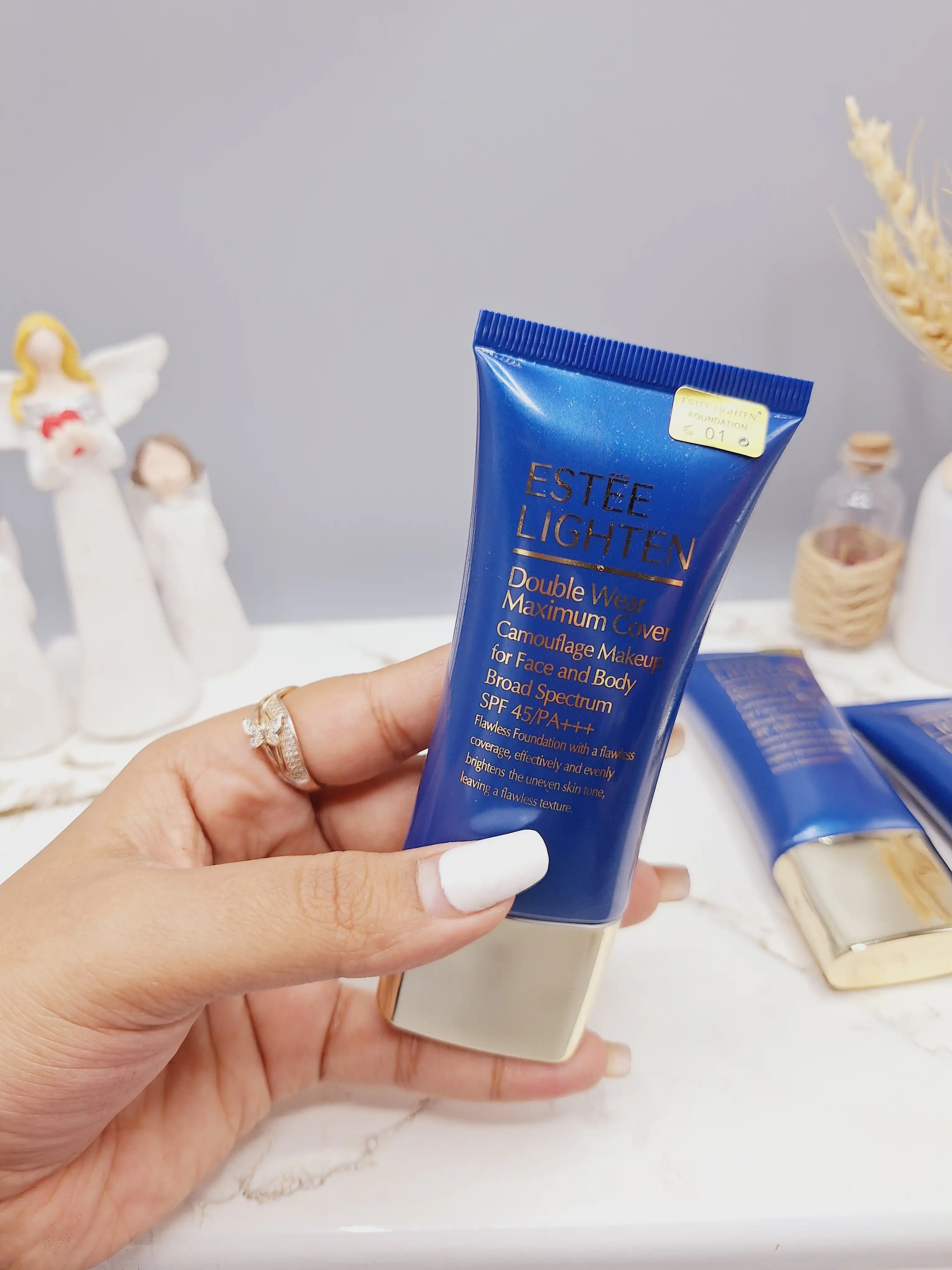 کرم پودر تیوپی استی لایتن ESTEE LIGHTEN بافت سبک دارای spf45 ماندگاری بالا کد 86101