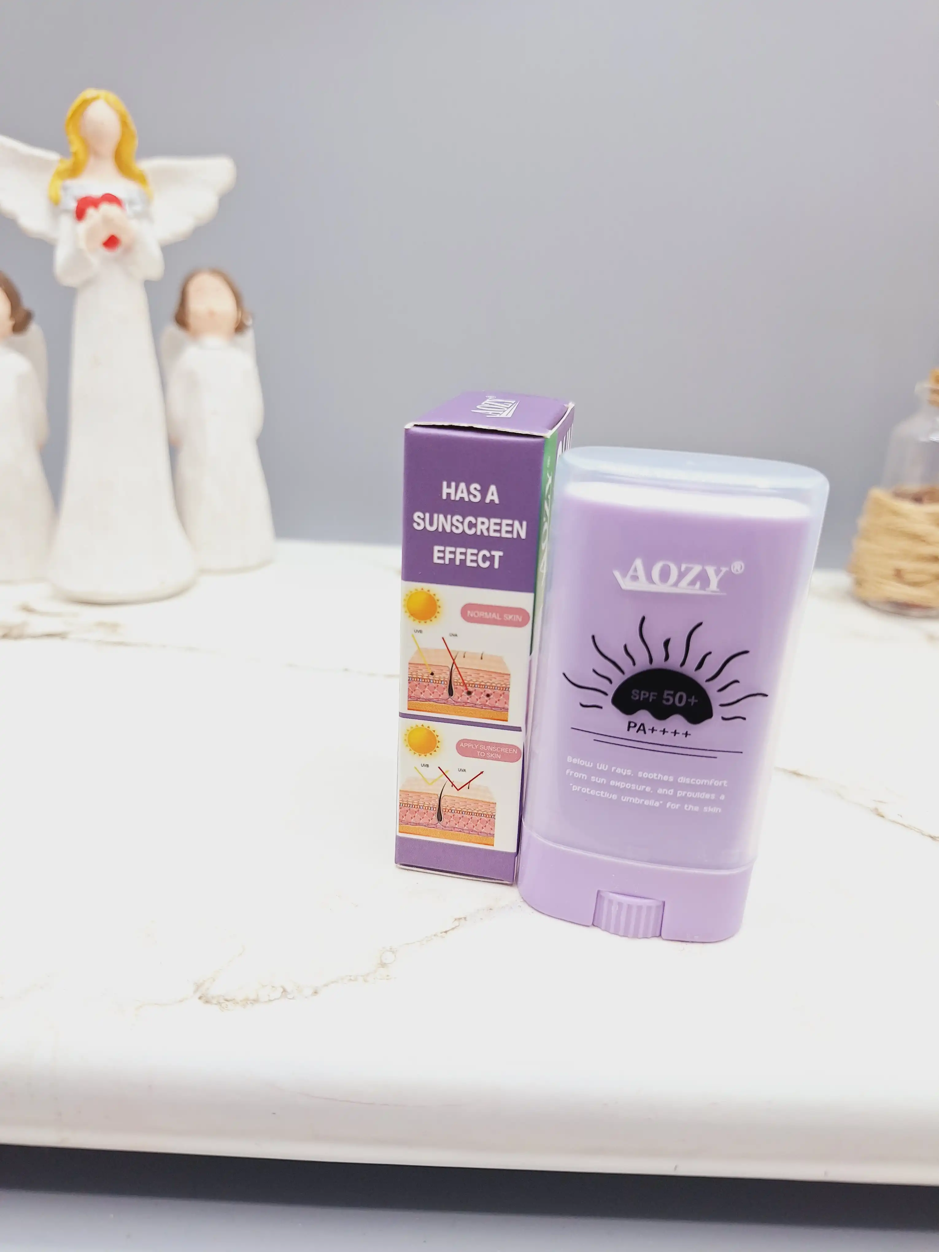 ضد آفتاب بی رنگ استیکی SPF 50 مناسب در برابر آفتاب با رایحه اسطوخودوس کد AB010