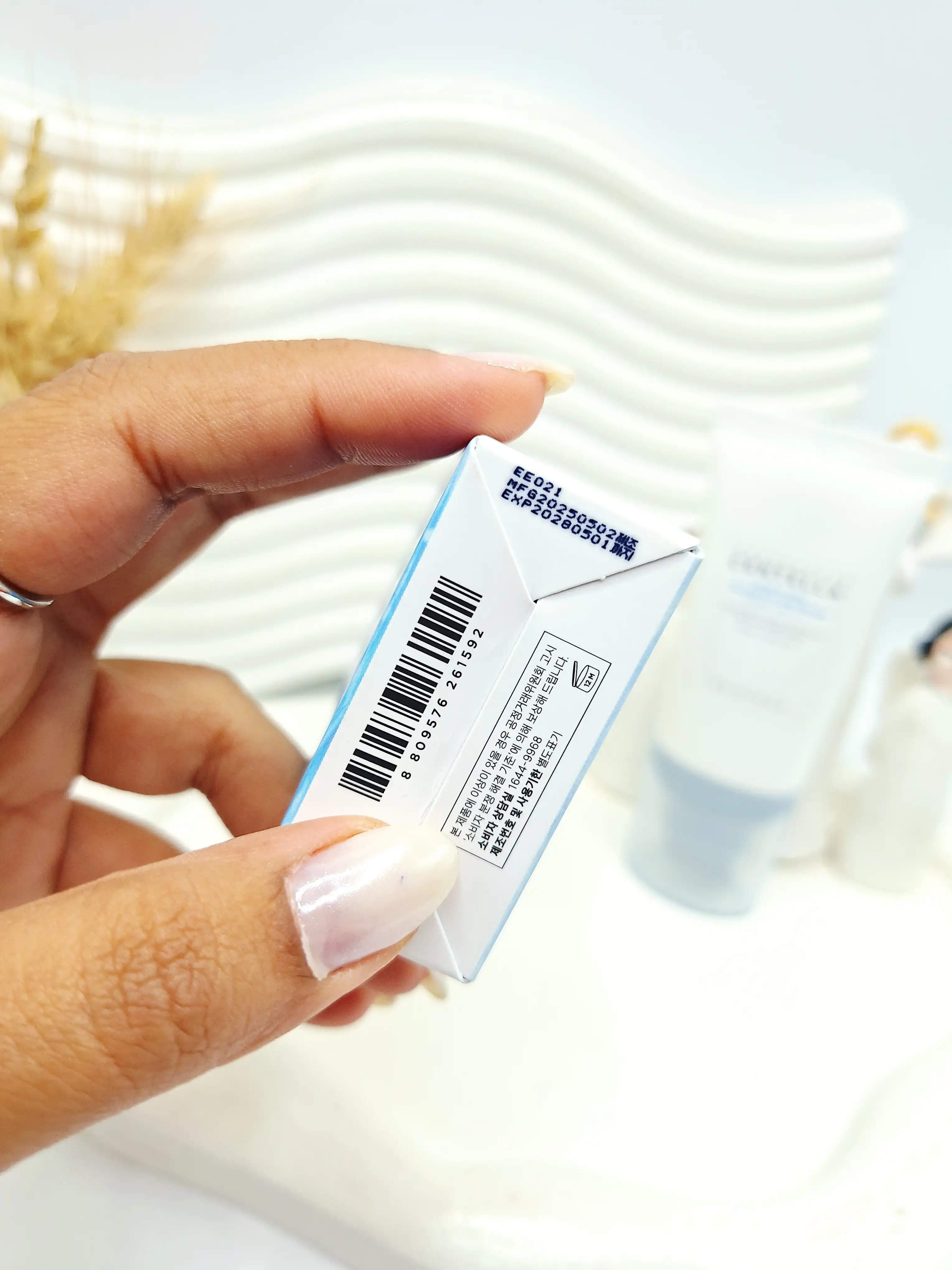 کرم ضد آفتاب بدون رنگ سنتلا +SPF 50 های کپی امارات کد 1592