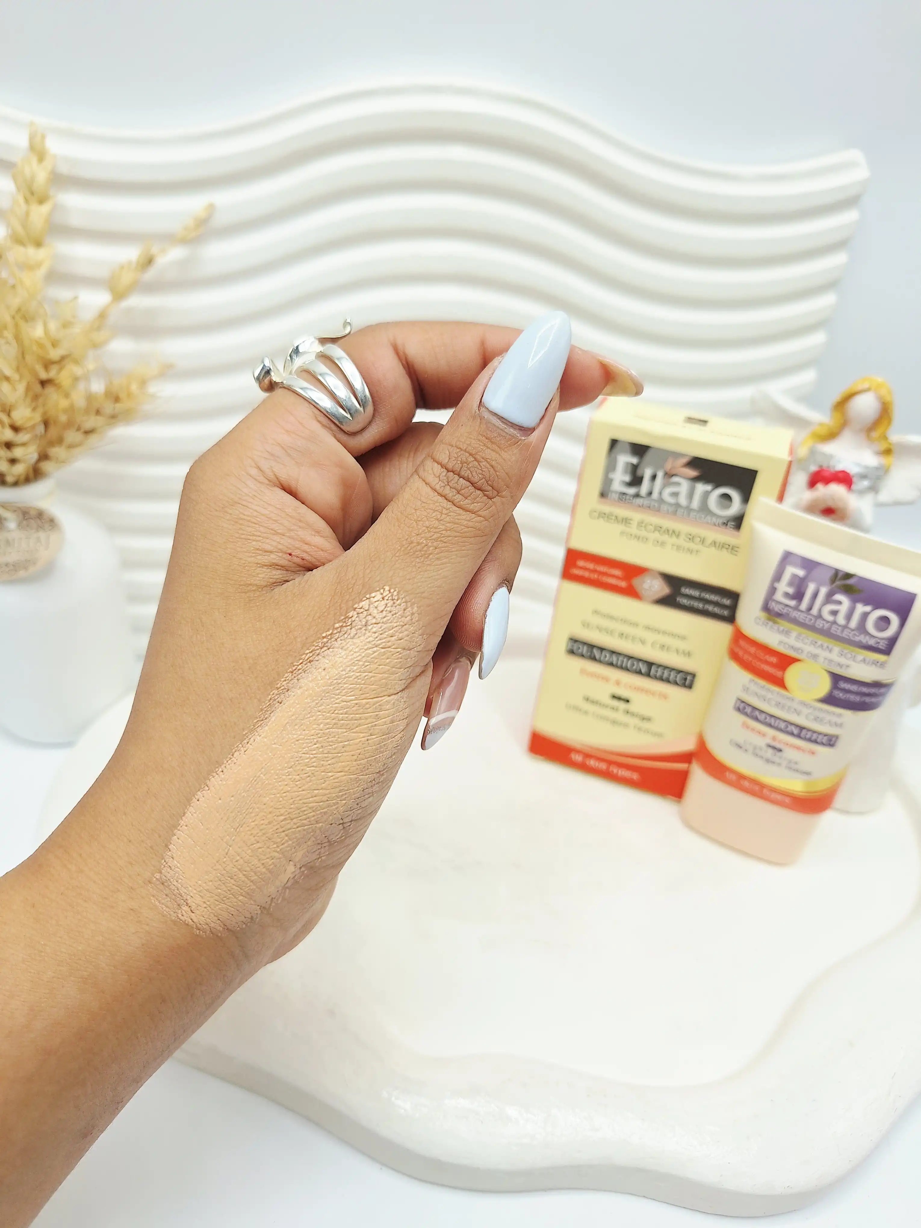کرم ضد آفتاب پودری الارو SPF25 با پوشانندگی بالا