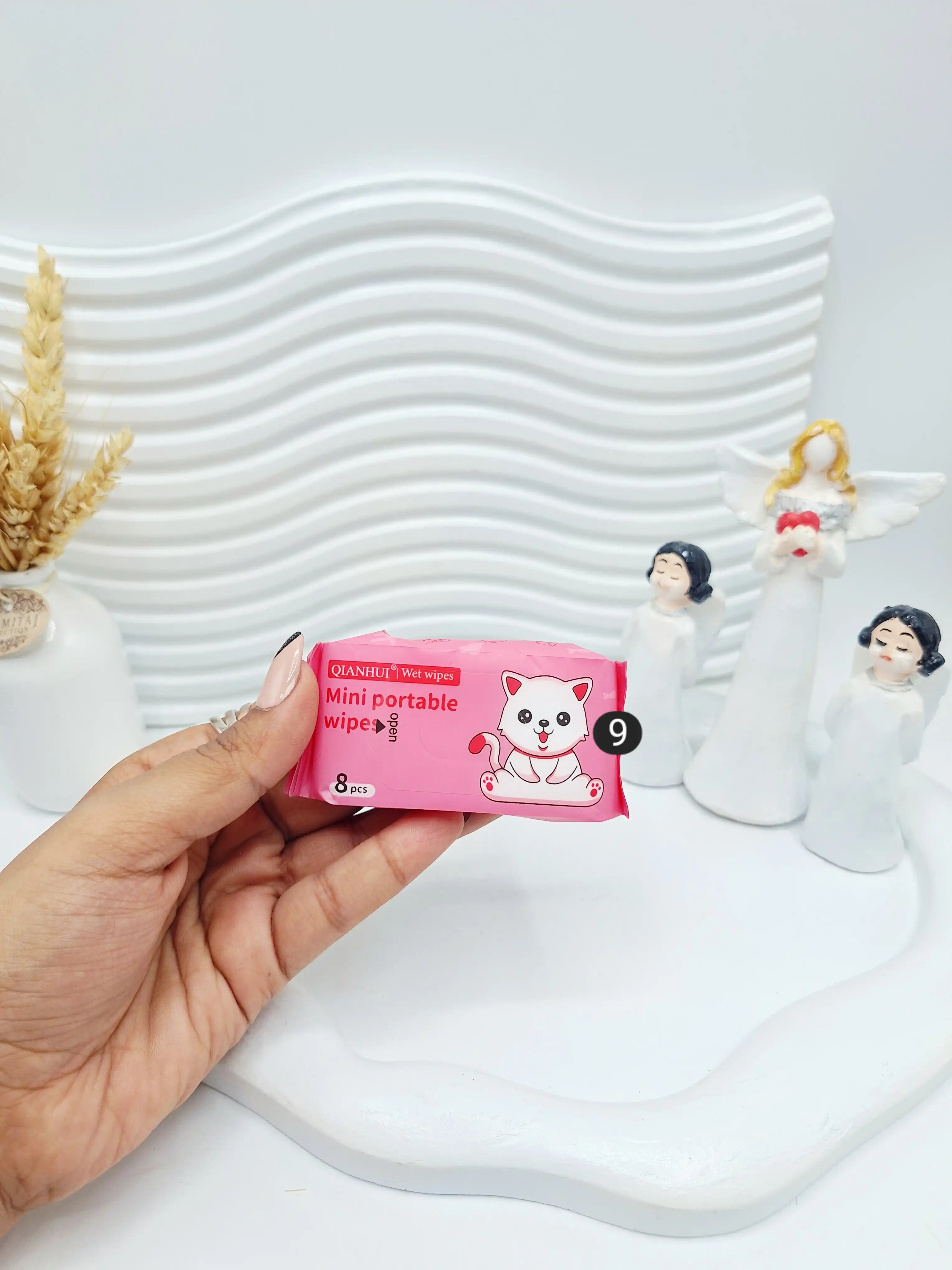 دستمال مرطوب کننده و آرایش پا کن برندQIANHUI کد 3586